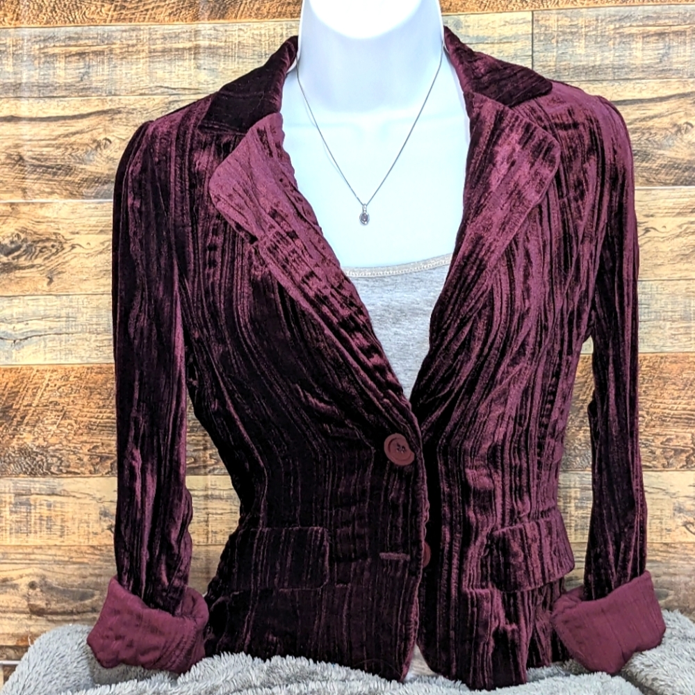 Crushed velvet burgundy shrunken blazer S